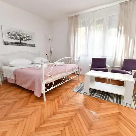 Cozy 16a Zadar